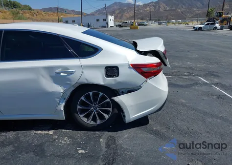 2016 Toyota Avalon Xle Plus z USA, uszkodzony, nr VIN 4T1BK1EB7GU217076